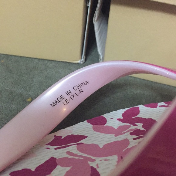 New Micheal Micheal Kors Flip Flops - Picture 4 of 8